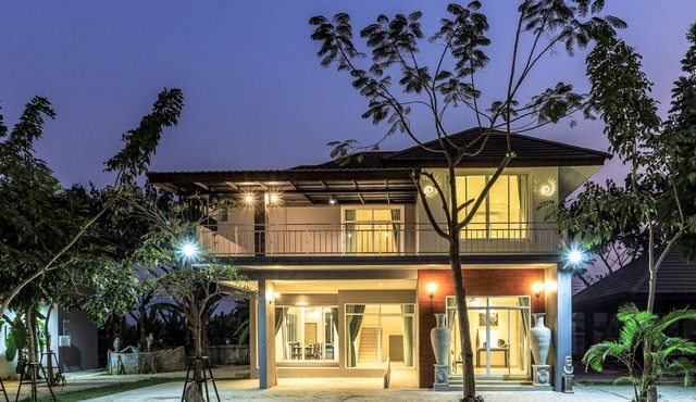 Fully furnished 4 bedrooms house with full kitchen