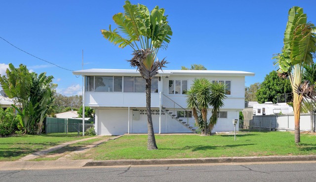 Fully renovated home, close to parks, river & beach