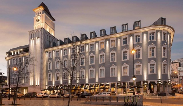 Gary01 Exclusive Top Floor 2BD by the Timeout Market