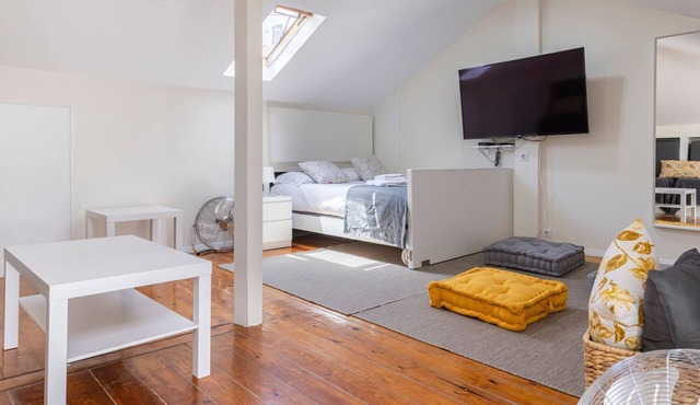 Glória´s Terrace - 5 BDR Apartment by LovelyStay