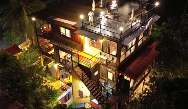 Golden Mango House