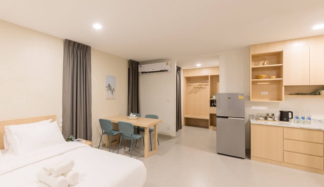 Good Nine Hotel