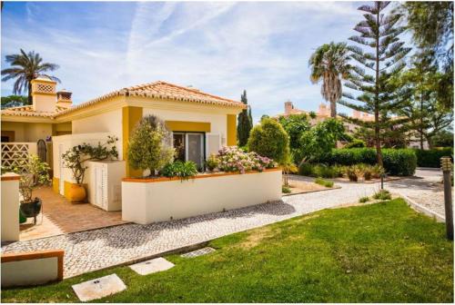Gramacho Golf Bungalow private garden and terrace shared pool