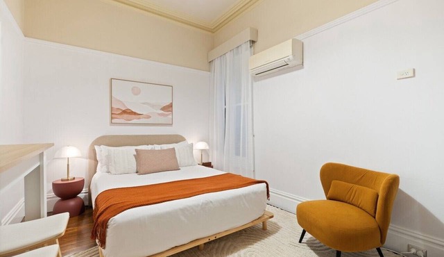 Grand Victorian Stay in the Heart of Glebe