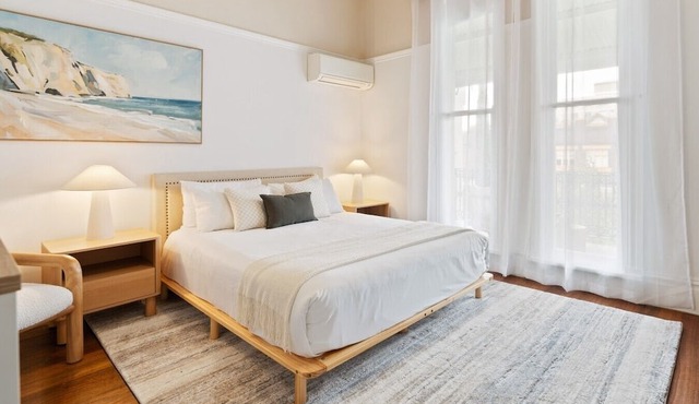 Grand Victorian Stay in the Heart of Glebe