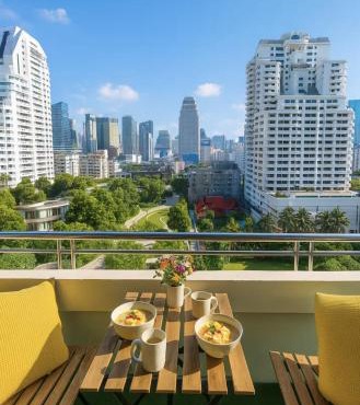 Great Balcony with 2 Beds Executive Unit