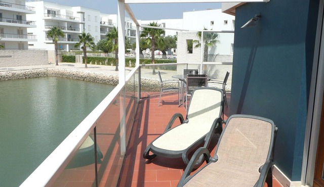 Ground floor apartment, personal Wifi, 4 pool passes & UK TV available