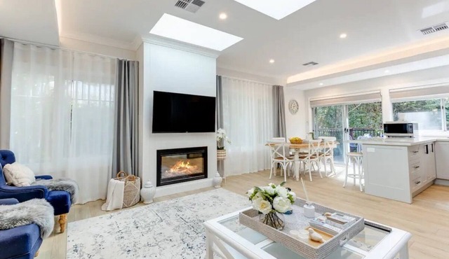 Hamptons style "Mountain Grove" 3 bedroom Cottage