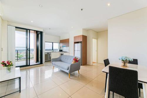 harbour bridge view free parking 2 Bds in Burwood12