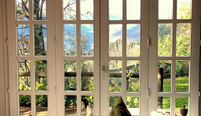 Homerez - Spacious Villa in Ventosa with Private Pool