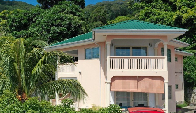 Horizon, air-conditioned holiday flat with balcony