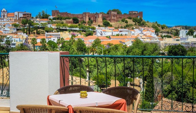 Hotel Colina Dos Mouros