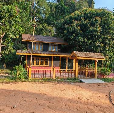 House in the Forest Doisaket
