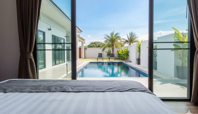 Hua hin Pak Nam Pran beach- New modern Private pool villa garden 3 bedrooms