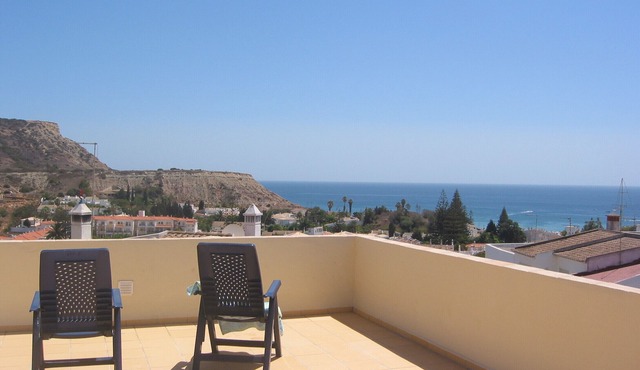 Huge apartment with 3 balconies and roof terrace only 5 min walk from beach