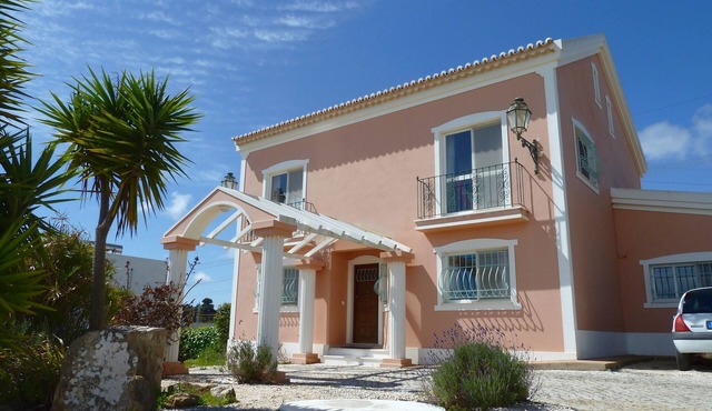Ideal peaceful oasis, high on a hill, just outside Lagos, with outstanding views
