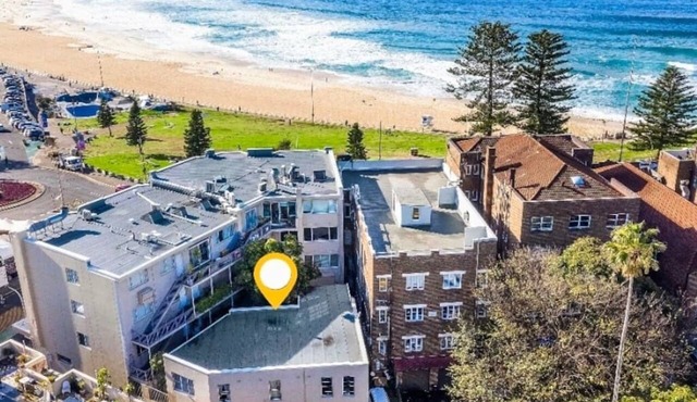 Incredible Beachside Location 4 Bed Apartment