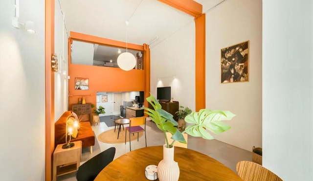 Industrial Loft Sukhumvit 3-Bedroom Designer House - 2 Min to BTS Bang Chak