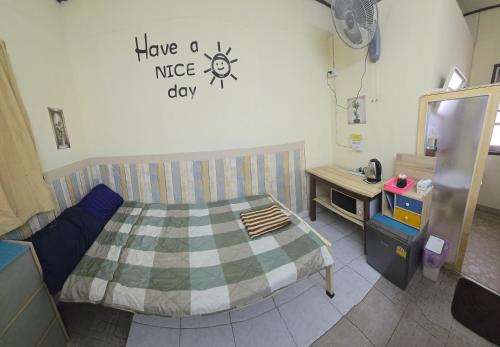 J Place Studio 204 with nice fan free Wifi, near Skytrain