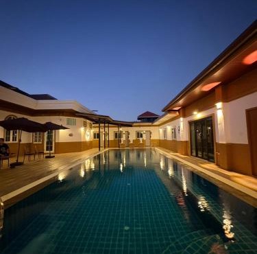 Jin Pool Villa