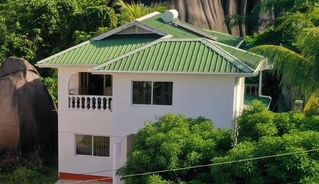 Josies Cottage - whole holiday home