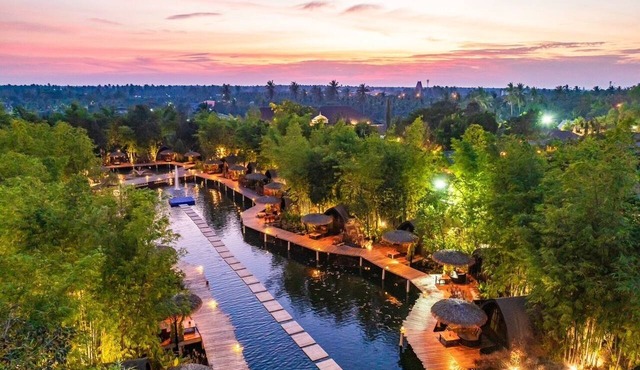 Khum Damnoen Resort