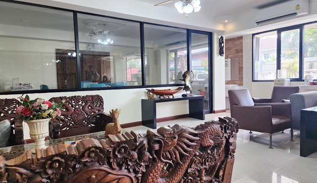 KIM HOTEL AT BANGPLONG