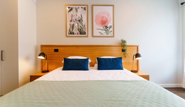 King Suite - Self contained suite with 1 King bed and single sofa bed