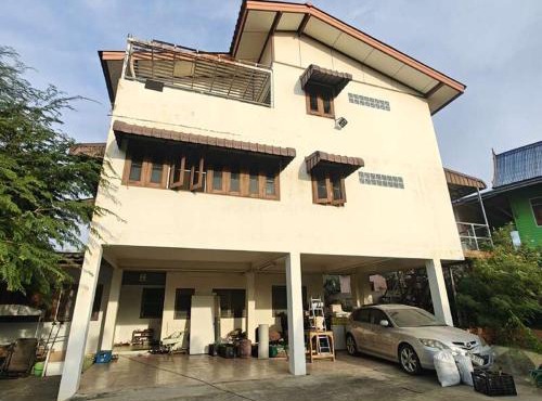 Kitti Homestay