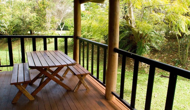 Lake Eacham Tourist Park & Self Contained Cabins
