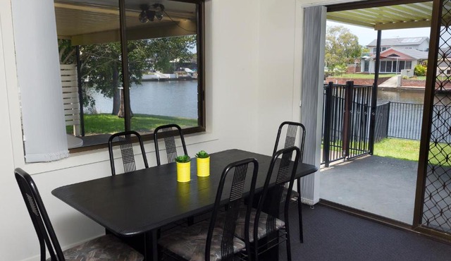 Lake House on Elouera