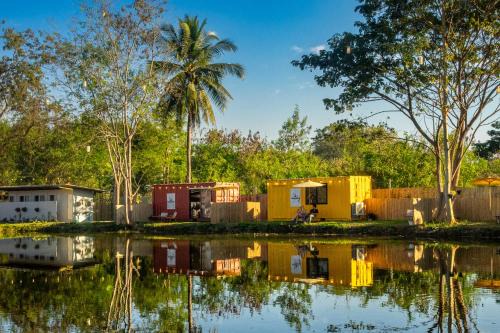 Lakeside Cargo in Yellow - A Cozy Container Stay