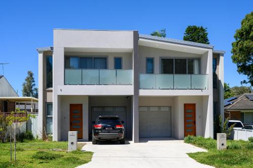 Large Family Friendly House Central Riverwood Stay
