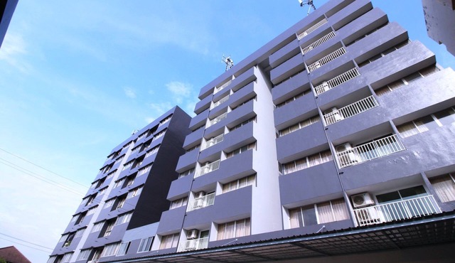 Lee Place Phatthanakan Condo