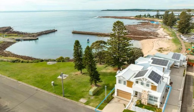 LegaSea Lodge - Pet Friendly Beachfront Plunge Pool