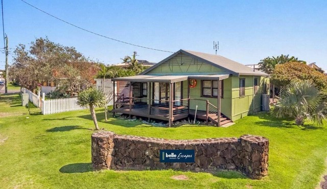 Lennox Beach Shack – Classic Coastal Stay Near the Beach