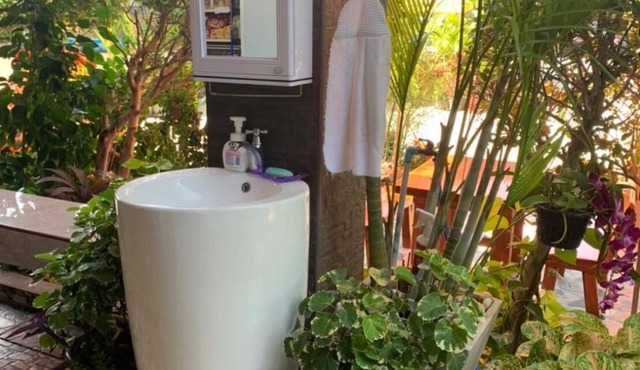 Lert Sri Hotel