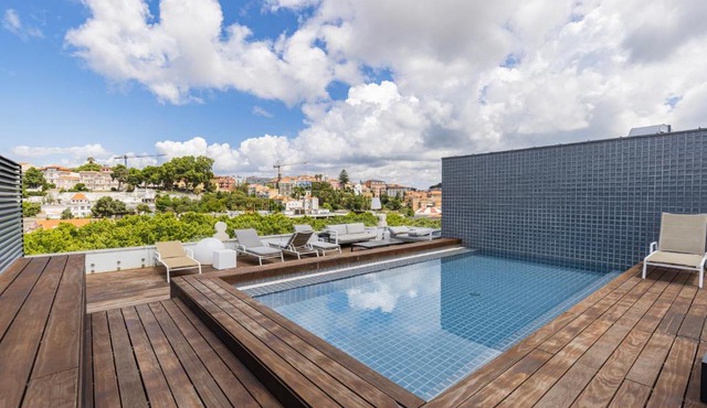 Liberdade Elegance W/Rooftop Pool by LovelyStay
