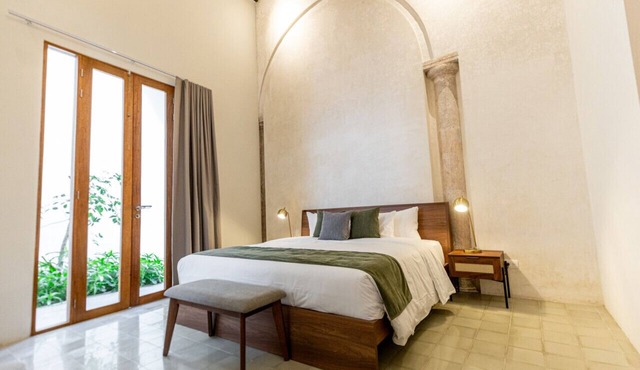 Light and spacious two bedroom apartment with pool