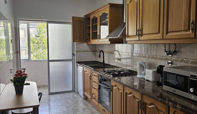 Light Spacious Almada Apartment