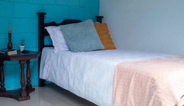 Lolas Hostal Hab Individual 2 Baño Compartido