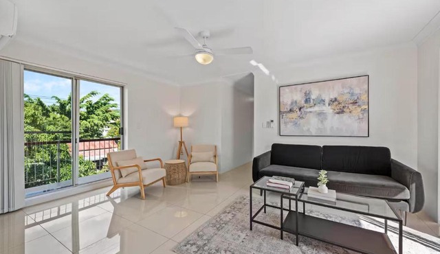 Lovely 3BRM Apt near Gabba with Free Parking & WiFi