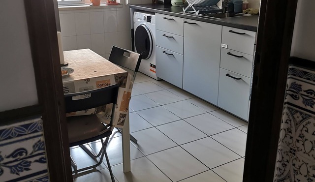 Lovely Apartment - Shared Spaces. n10 minutes drive from Lisbon Airport.