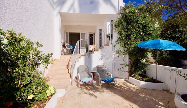 Luxurious cottage well decorated with a gorgeous sea view in Praia da Luz.