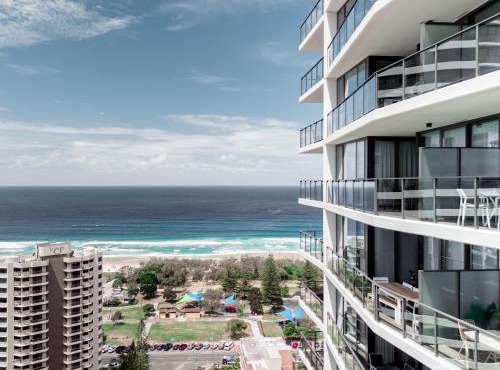 Luxury 2BR Broadbeach Stay - Pet Friendly