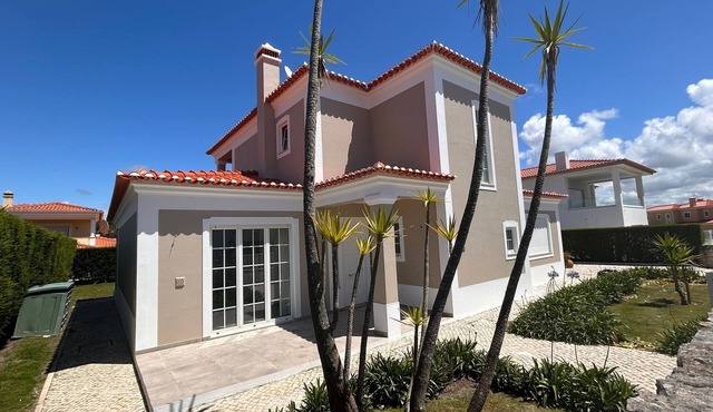 Luxury 3 Bedroom Villa - Praia Del Rey With Large Private Heated Pool Near Beach