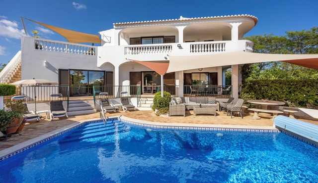 Luxury 3 to 4 bedroom Villa With Wonderful Sea And Mountain Views