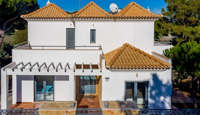 Luxury 4 bed & 4 Bath Villa, with Private Pool, 600m from the beach - 41652/AL