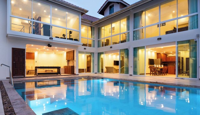 Luxury 4BR Resort Villa @ Pratamnak Residence