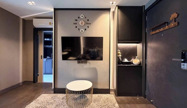 Luxury condo, Chaing Mai Night Bazaar